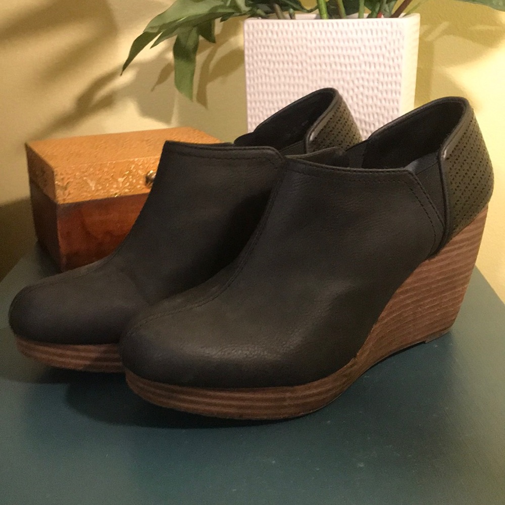 Dr. Scholl’s Harlow Wedge Bootie
